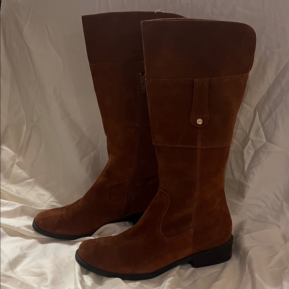 Elegant Brown Suede Heeled Boots